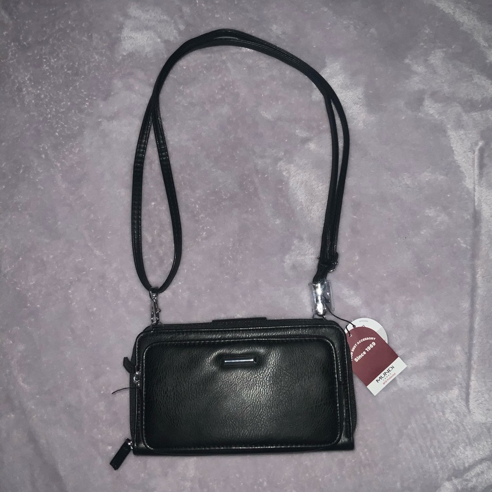 Black purse/wallet with adjustable strap